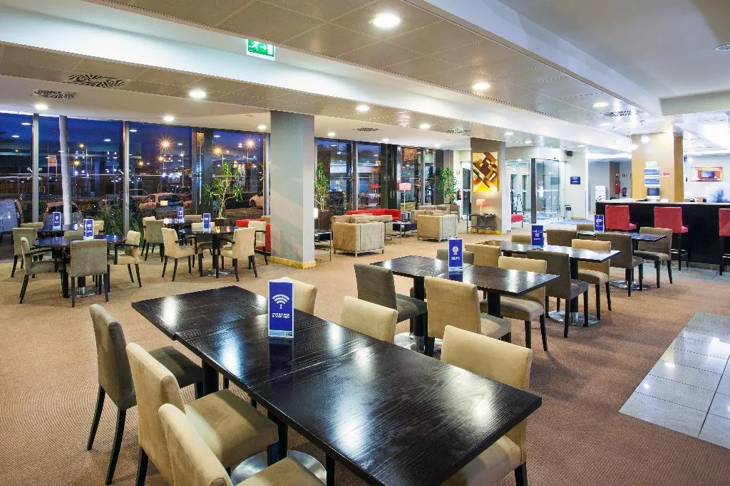 Restaurant, Holiday Inn Express Lisbon-Oeiras, Lisbon