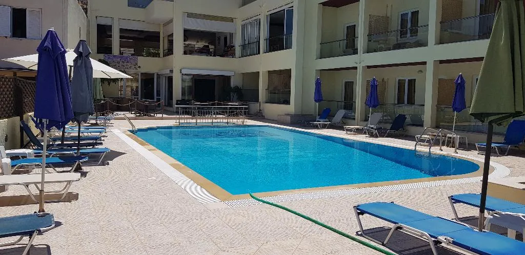 Pool, Alexandros, Crete