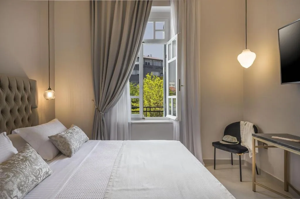 Room, Plaza 1866 Superior City Rooms, Crete
