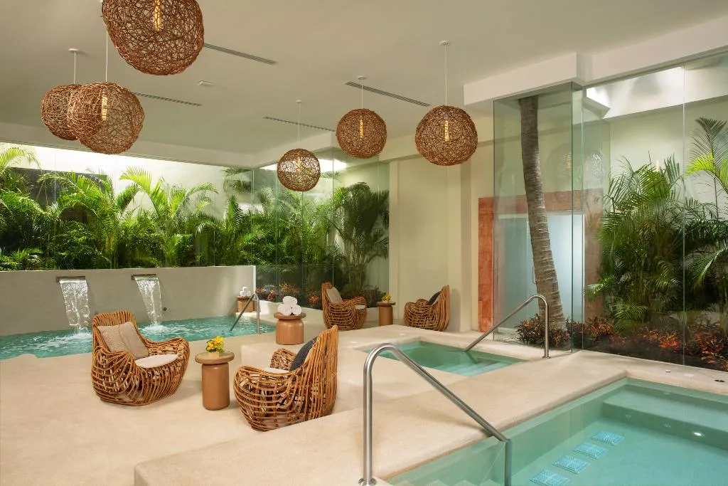Sports and Entertainment, Dreams Sands Cancun, Cancun Area