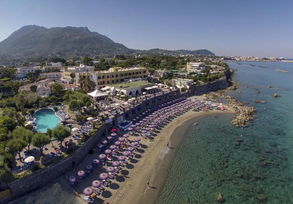 Beach, Hotel Tritone Resort & Spa, Naples