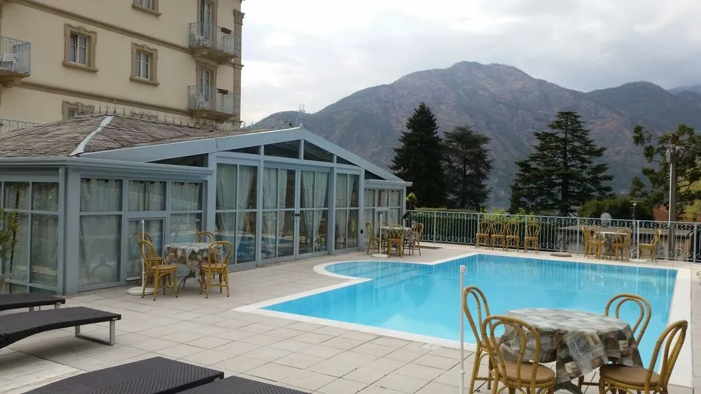 Pool, Lario, Milan