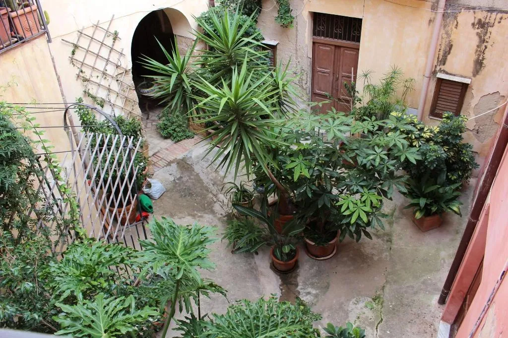 Room, Conte Luna, Catania