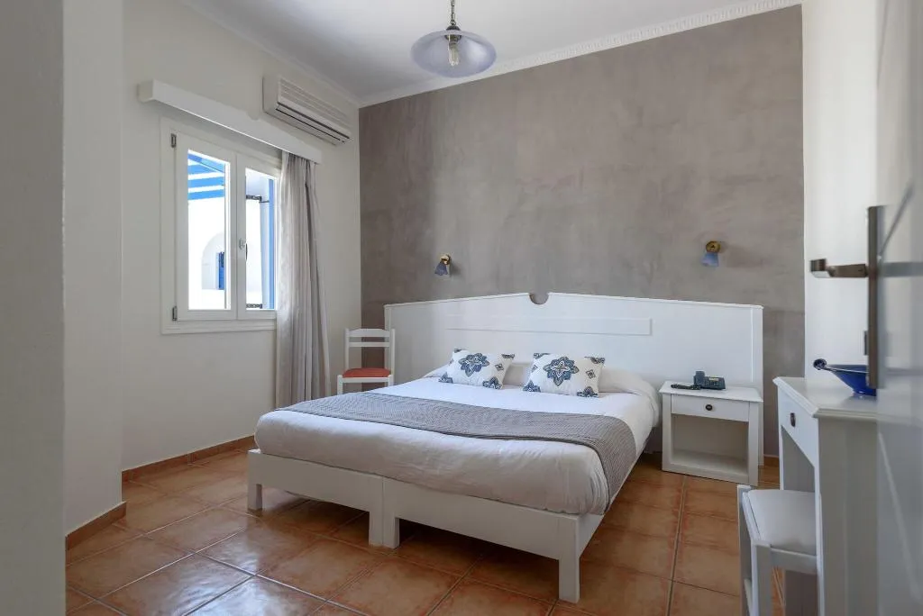 Room, Anemomilos, Santorini
