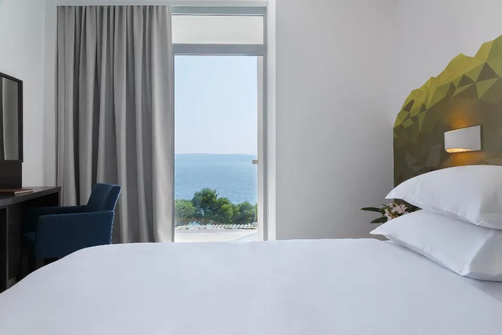 DOUBLE SINGLE USE SIDE SEA VIEW WITH BALCONY Room, Bluesun Hotel Alga, Split