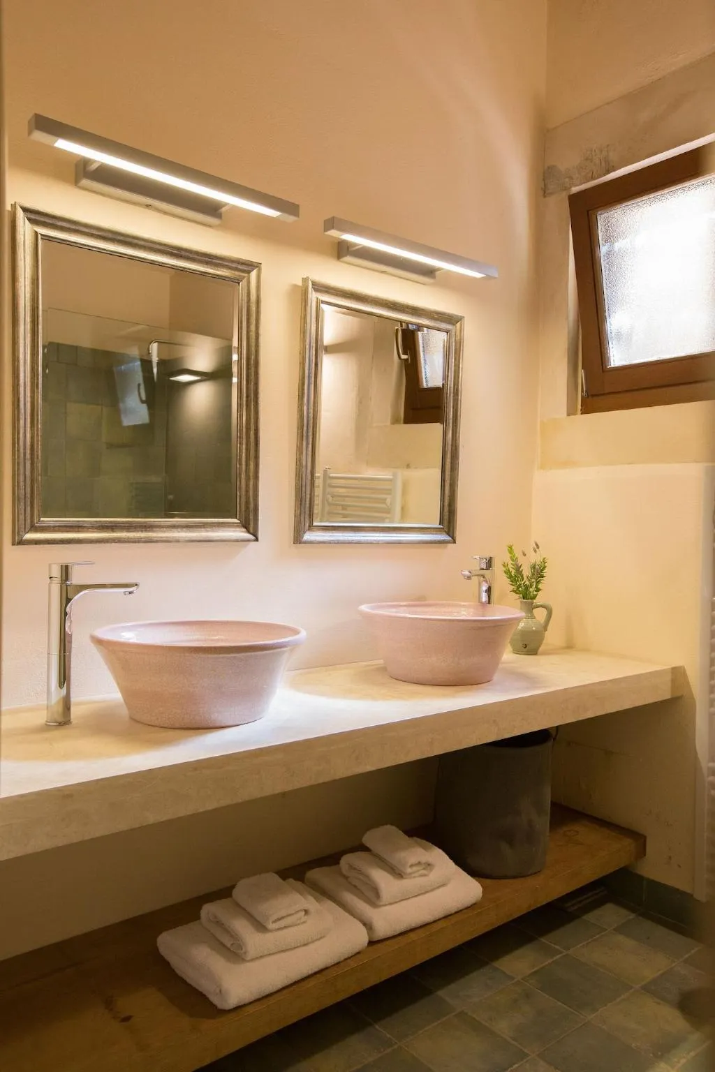 Room, Kapsaliana Village Hotel, Crete