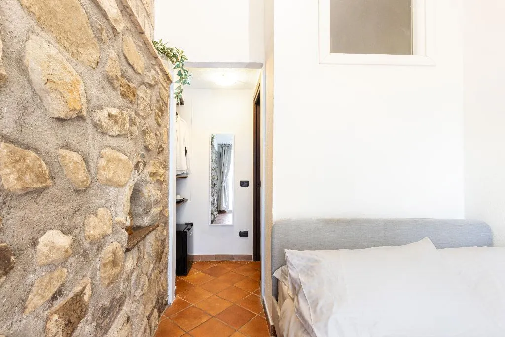 DOUBLE BASIC Room, Casale Antonietta, Naples
