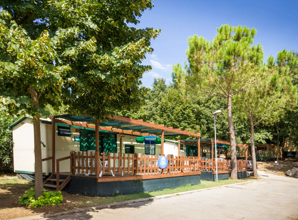 BUNGALOW CAPACITY 5 Room, hu I Pini Village, Rome