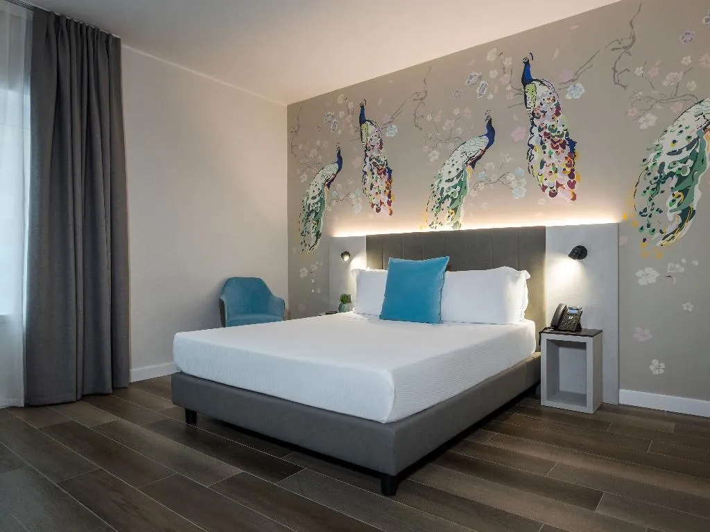 DOUBLE SUPERIOR Room, iH Hotels Milano Centrale, Milan