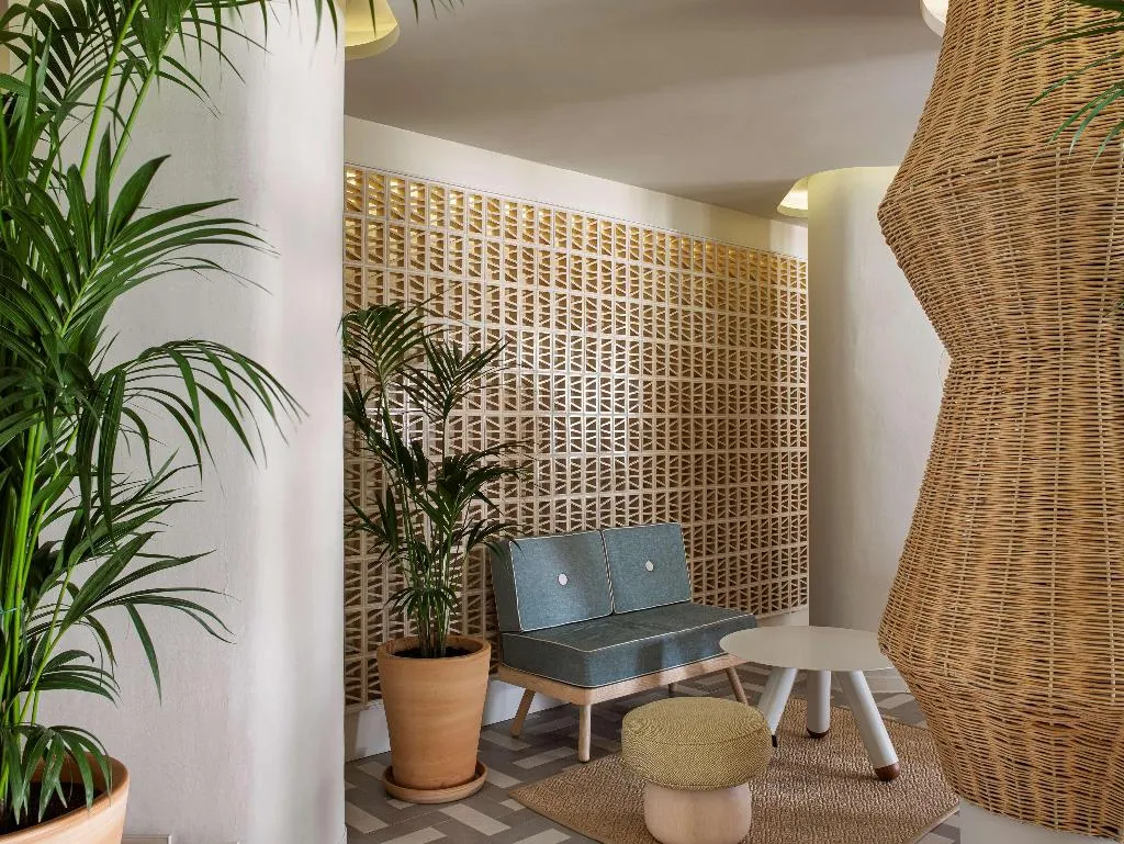 Lobby, ME Sitges Terramar, Costa Brava