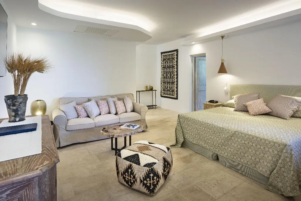 JUNIOR SUITE DELUXE ONE BEDROOM Room, Grand Relais dei Nuraghi, Olbia