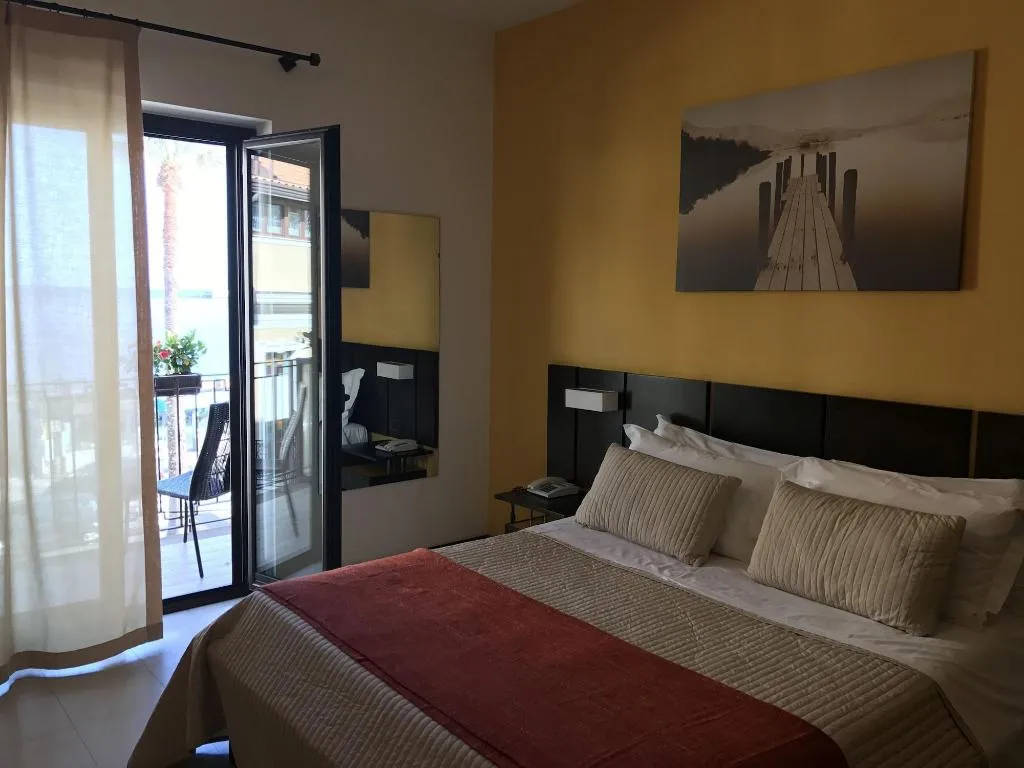 Room, San Giovanni, Taormina