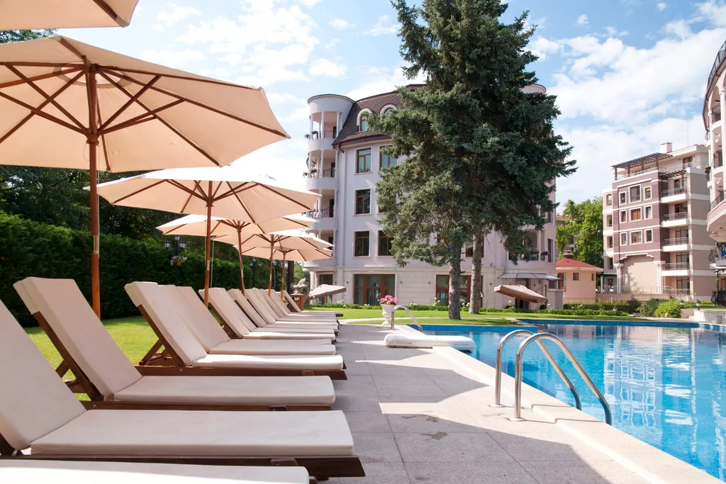Pool, Kristel, Varna