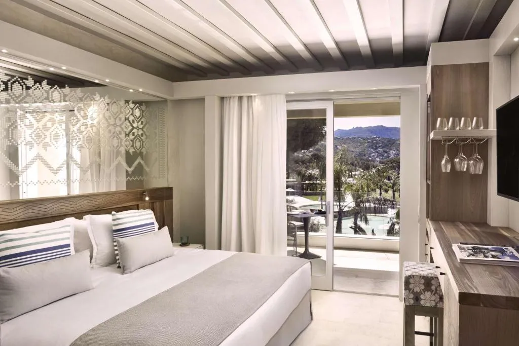 DOUBLE DELUXE SEA VIEW Room, 7pines Resort Sardinia Destination By Hyatt, Olbia