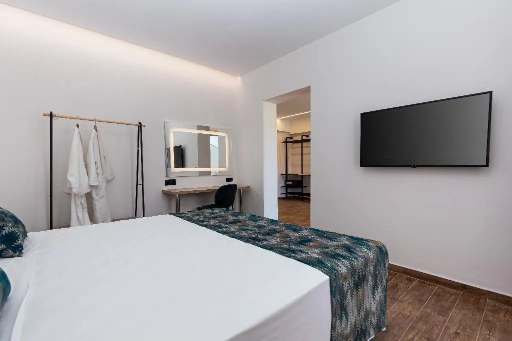 SUITE DELUXE WITH BALCONY Room, Sirocco hotel, Corfu