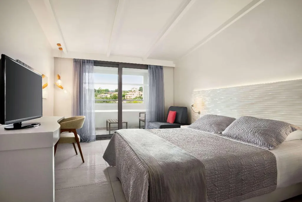 DOUBLE SUPERIOR Room, TRYP by Wyndham Corfu Dassia, Corfu