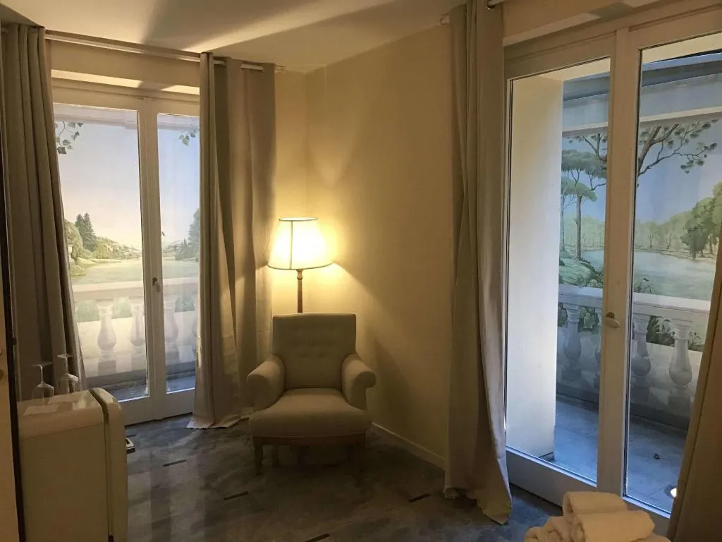 Room, Thea Monza, Milan