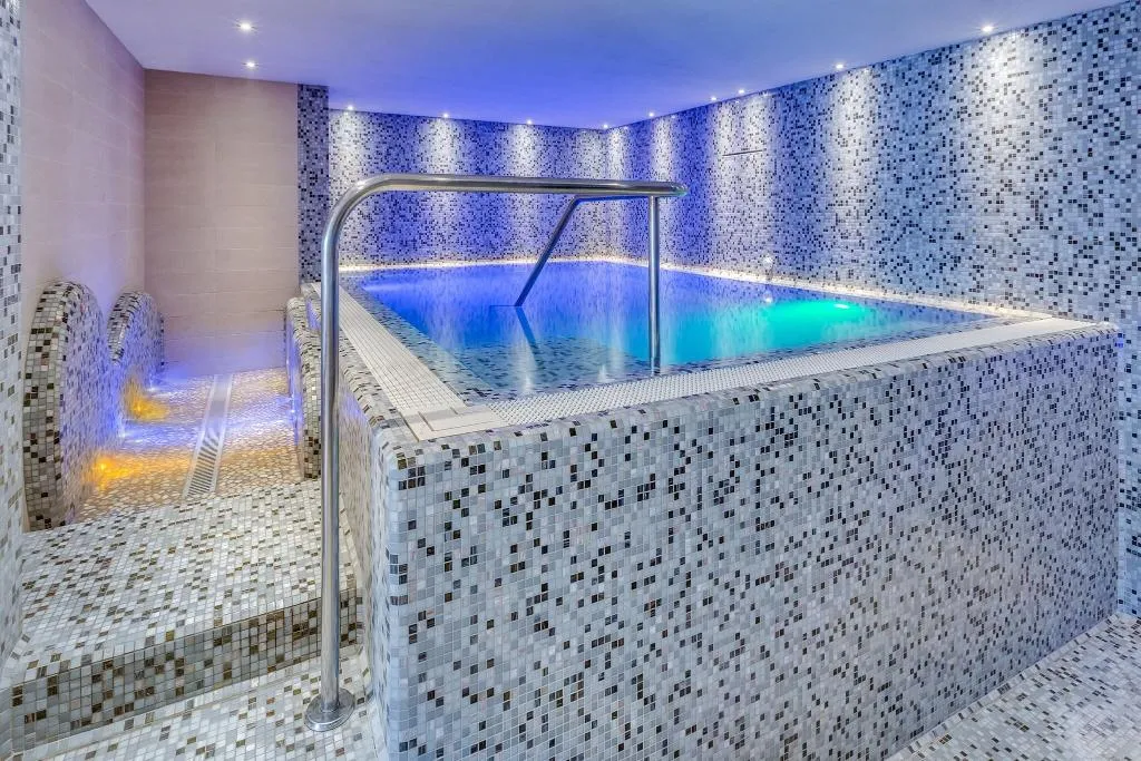 Sports and Entertainment, Hotel Ambassador, Venice
