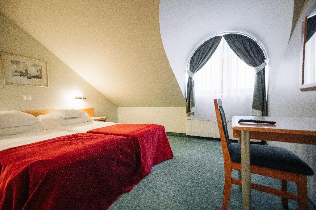 SUITE RESORT VIEW Room, Rixwell Viru Square Hotel, Tallinn