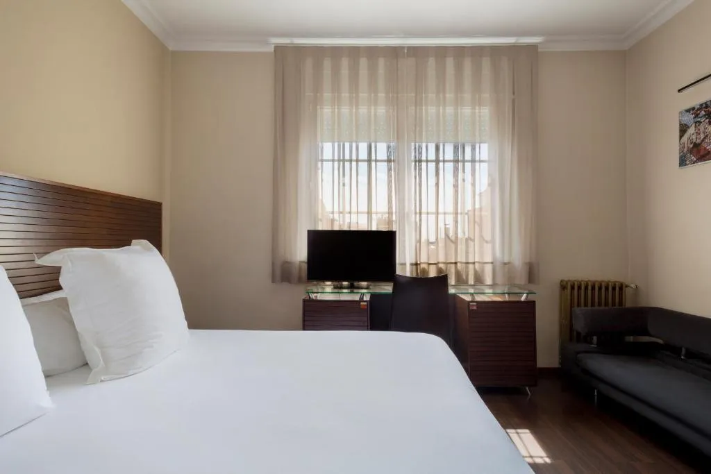 DOUBLE SUPERIOR Room, Astoria, Barcelona