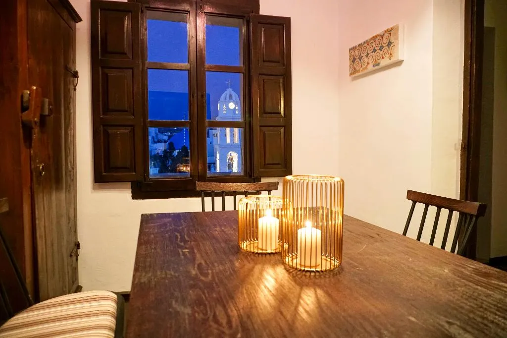 VILLA THREE BEDROOMS WITH PRIVATE POOL Room, Santorini Heritage Villas & Mansions, Santorini