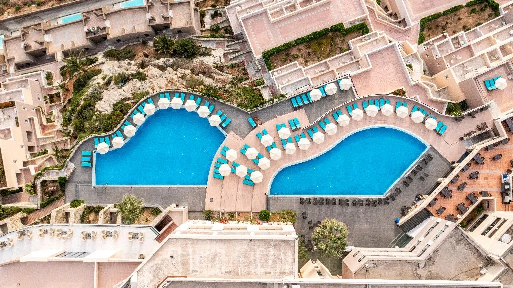 Pool, Athina Palace, Crete