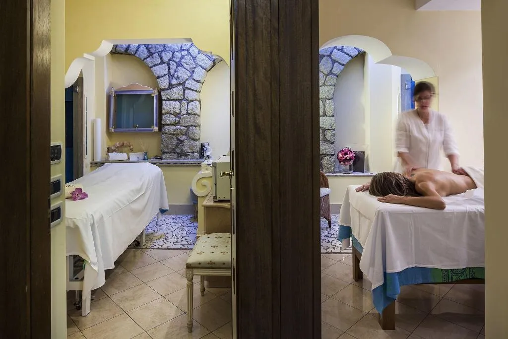 Sports and Entertainment, Hotel Tritone Resort & Spa, Naples