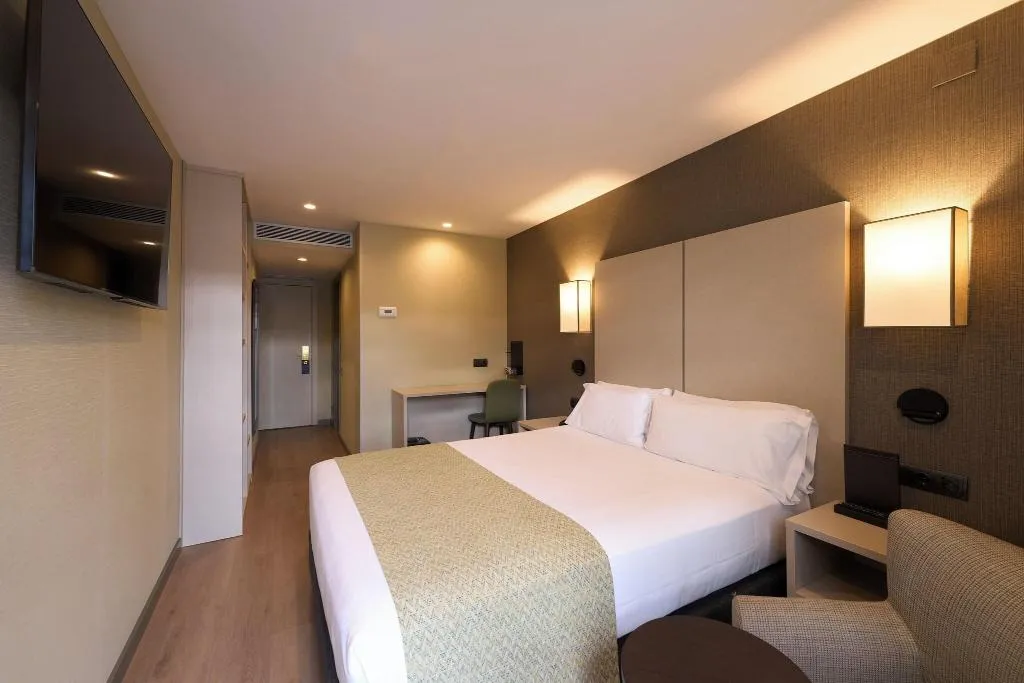 DOUBLE SINGLE USE WITH DOUBLE BED Room, Catalonia Park Putxet, Barcelona