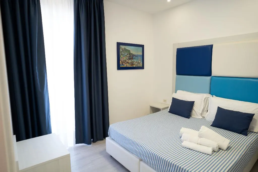 TRIPLE STANDARD Room, Eden Bleu, Naples