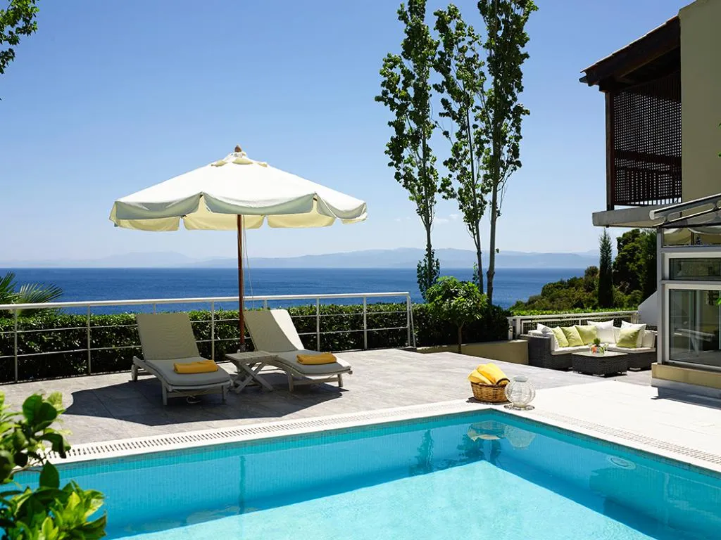 JUNIOR SUITE SEA VIEW WITH PRIVATE POOL Room, Atrium Hotel Skiathos, Skiathos
