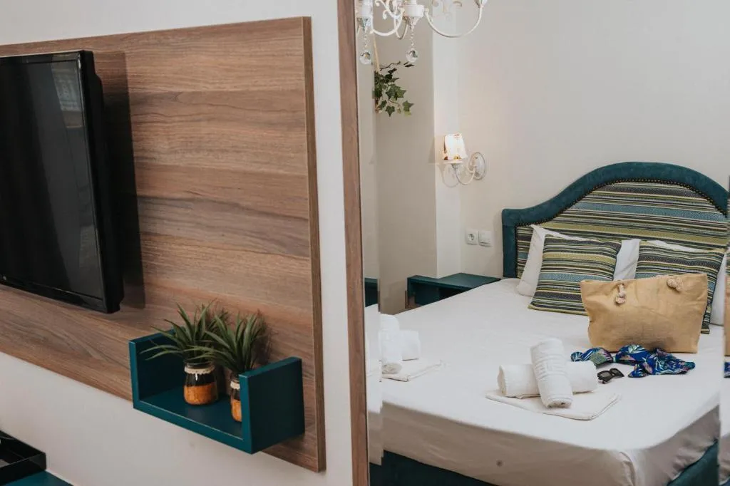 TRIPLE CLASSIC Room, Parthenon Art Executive Wing, Thessaloniki