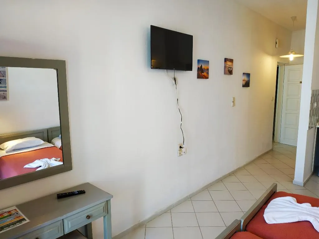STUDIO STANDARD Room, Renia Studios, Crete
