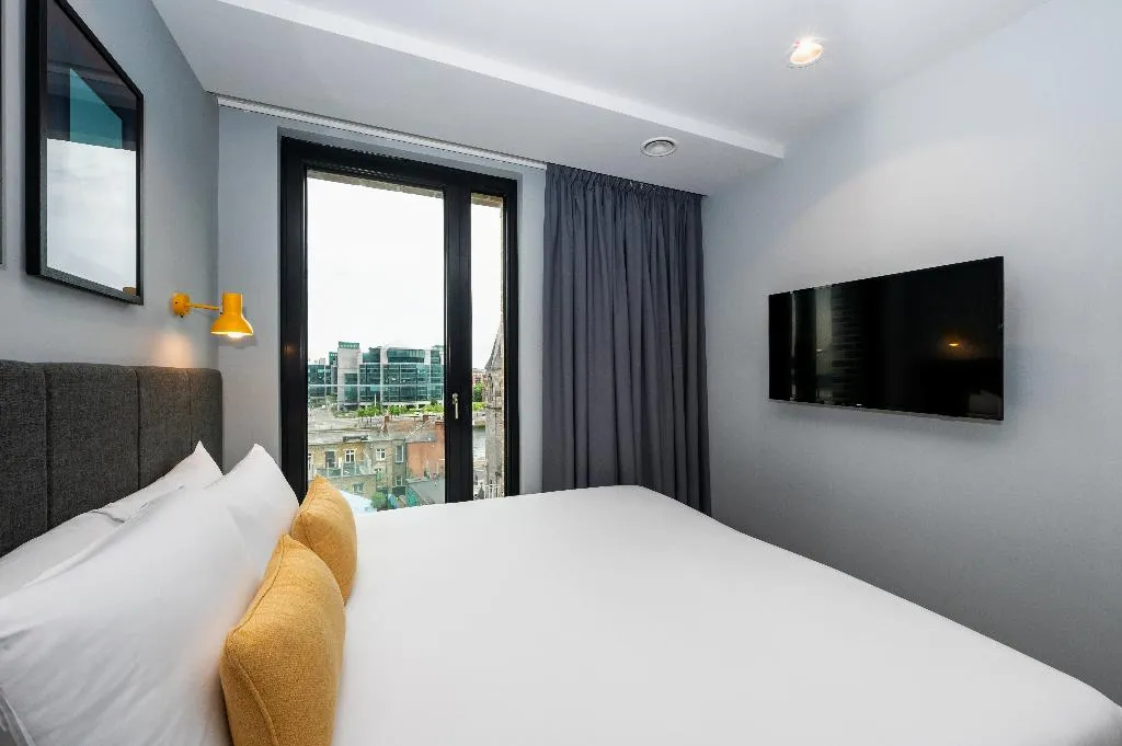 STUDIO CAPACITY 3 Room, Staycity Aparthotels City Quay, Dublin