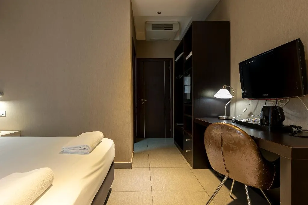 Double or Twin STANDARD Room, Napolit'amo Hotel Medina, Naples