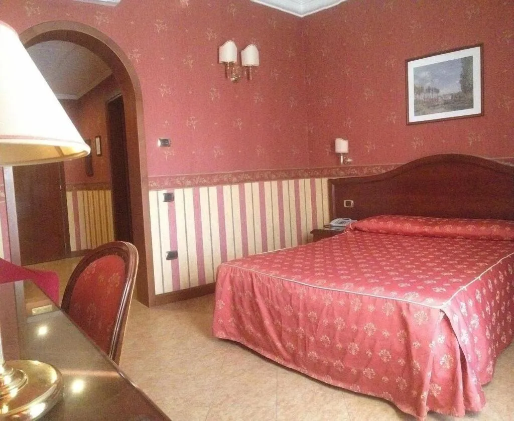 Room, Hotel Al Boschetto, Naples