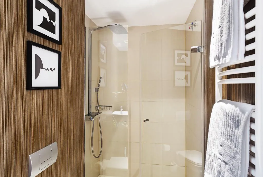 TWIN WITH BALCONY Room, One Shot Luchana 22, Madrid