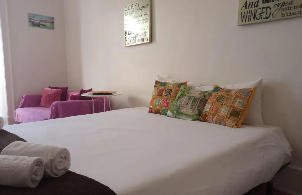 Room, Happy @ Chiado, Lisbon