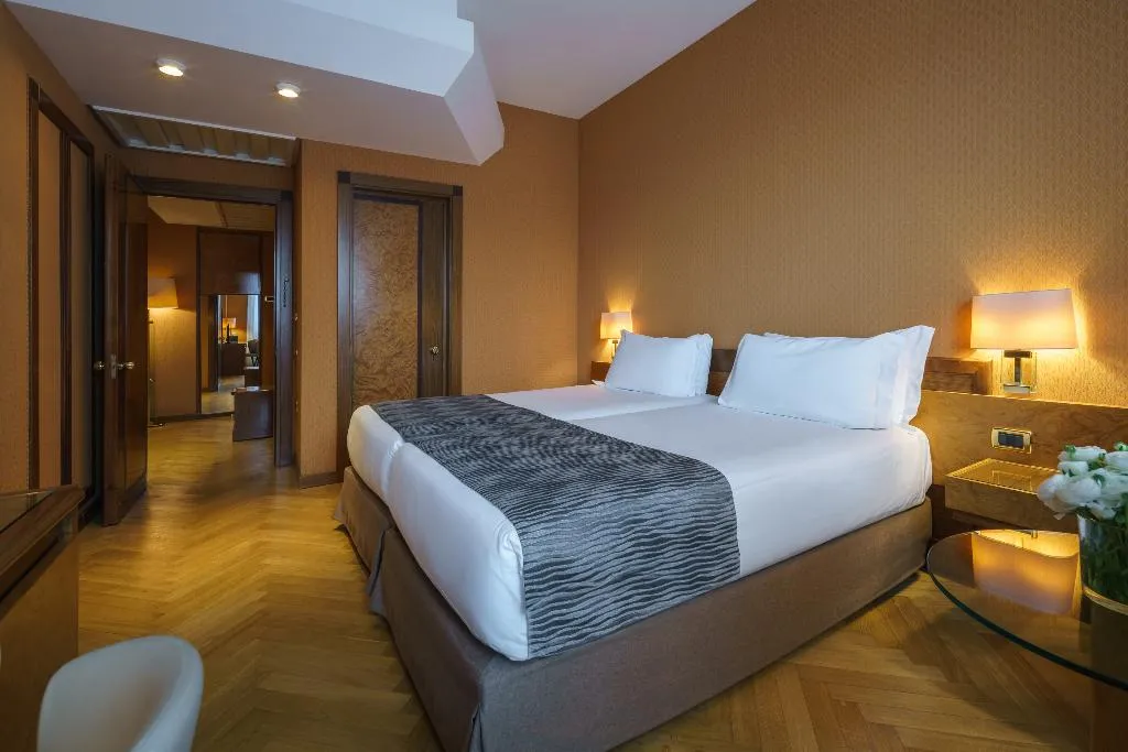 FAMILY ROOM STANDARD Room, Exe Majestic, Naples