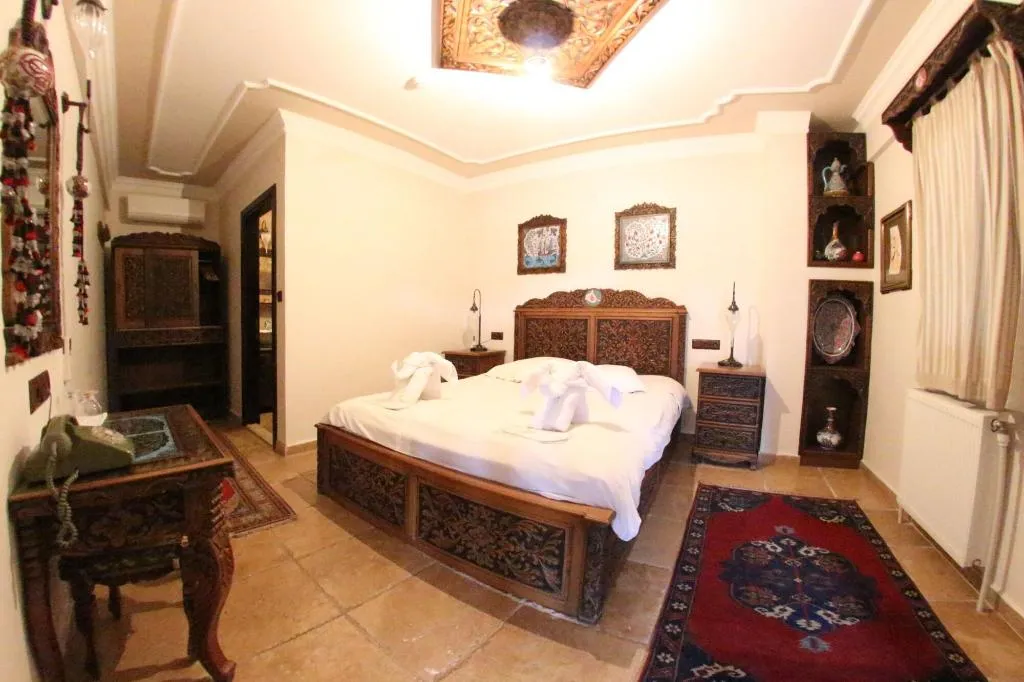 Room, Nilya, Izmir