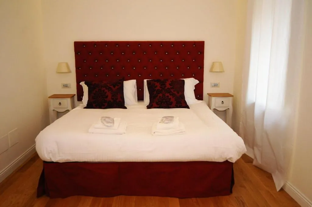 Room, Magia A Trilussa, Rome