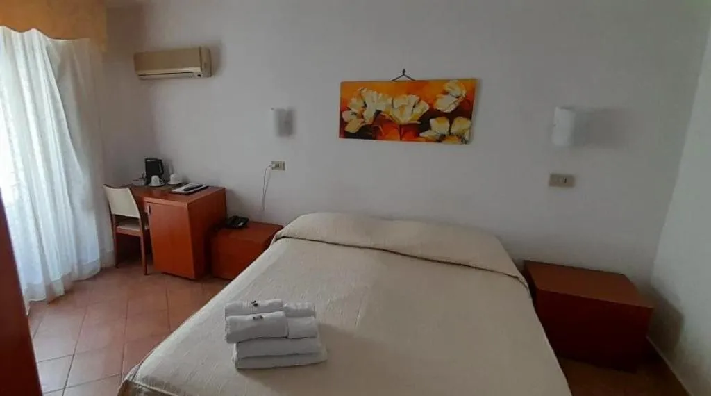 Double or Twin ECONOMY Room, Tonic, Palermo