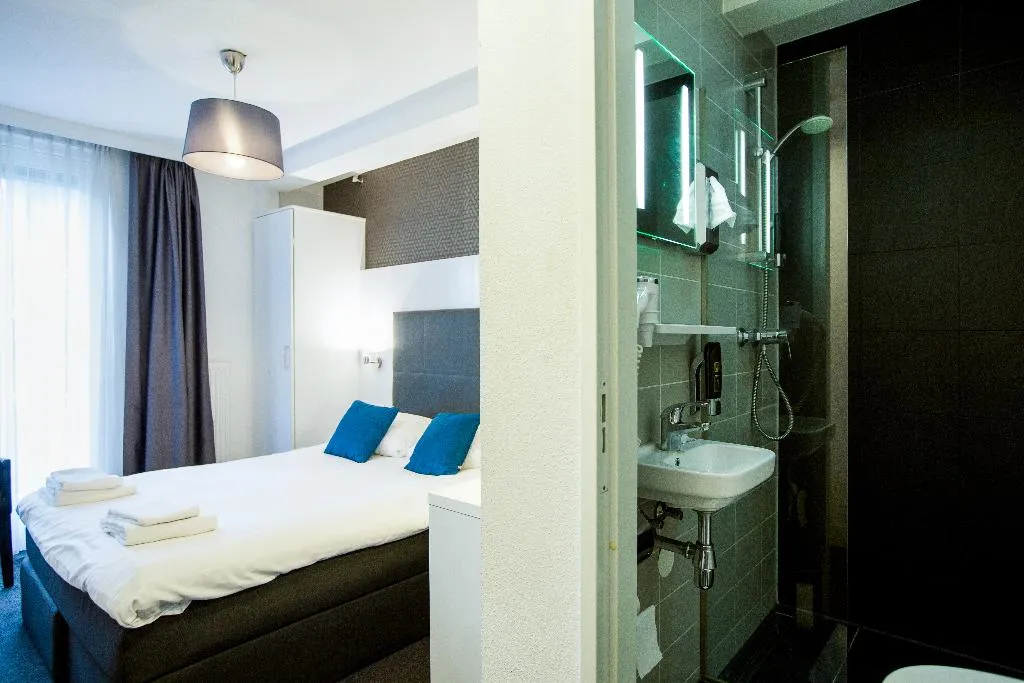 DOUBLE STANDARD Room, Hotel Vossius Vondelpark, Amsterdam
