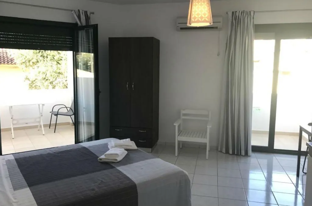 DOUBLE STANDARD Room, Natalie, Kefallinia