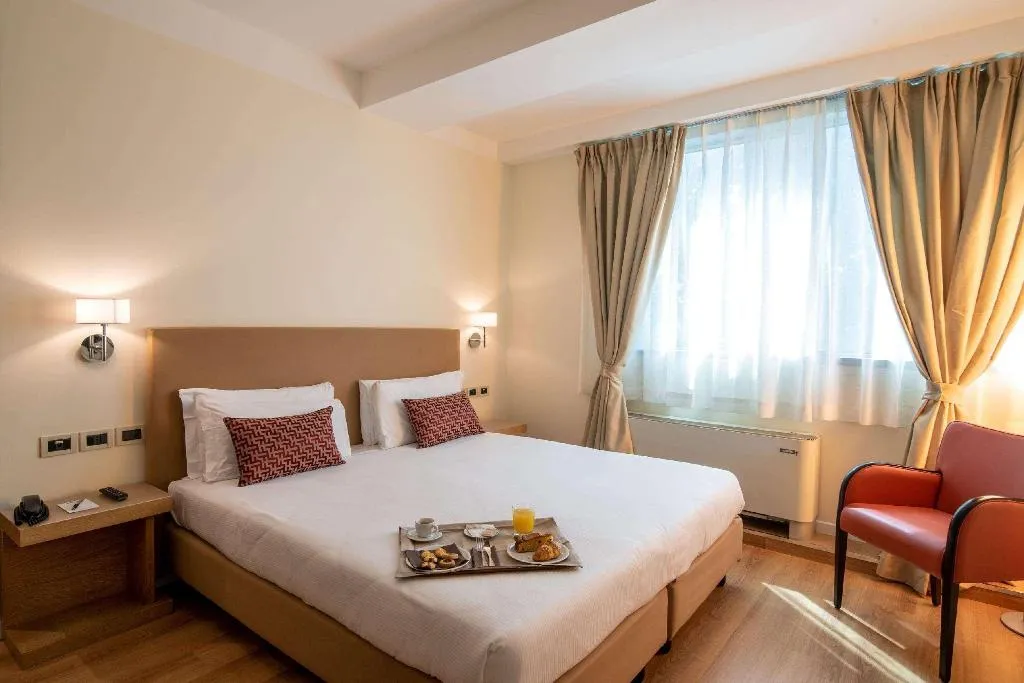 TRIPLE CLASSIC Room, JR Hotels Gigli Firenze, Florence