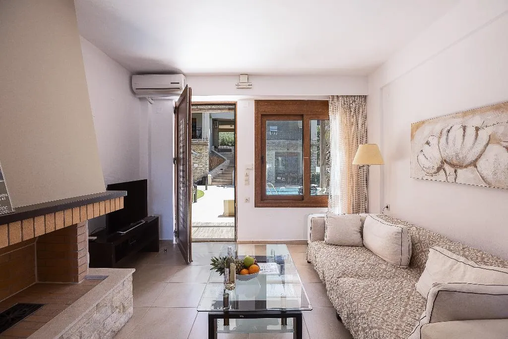 VILLA CAPACITY 6 THREE BEDROOM Room, Pantheon Villas & Suites, Crete