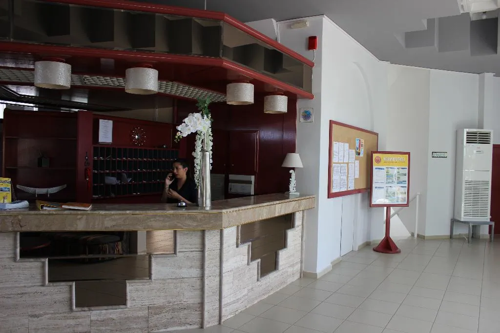 Lobby, Happy Days, Rhodes