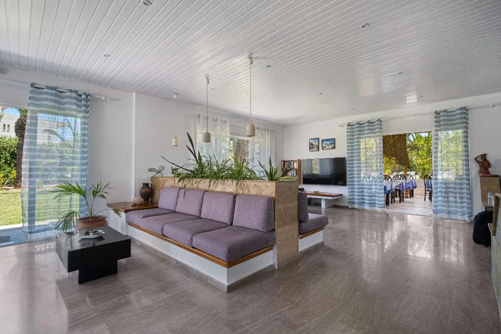 Lobby, Gorgona, Crete
