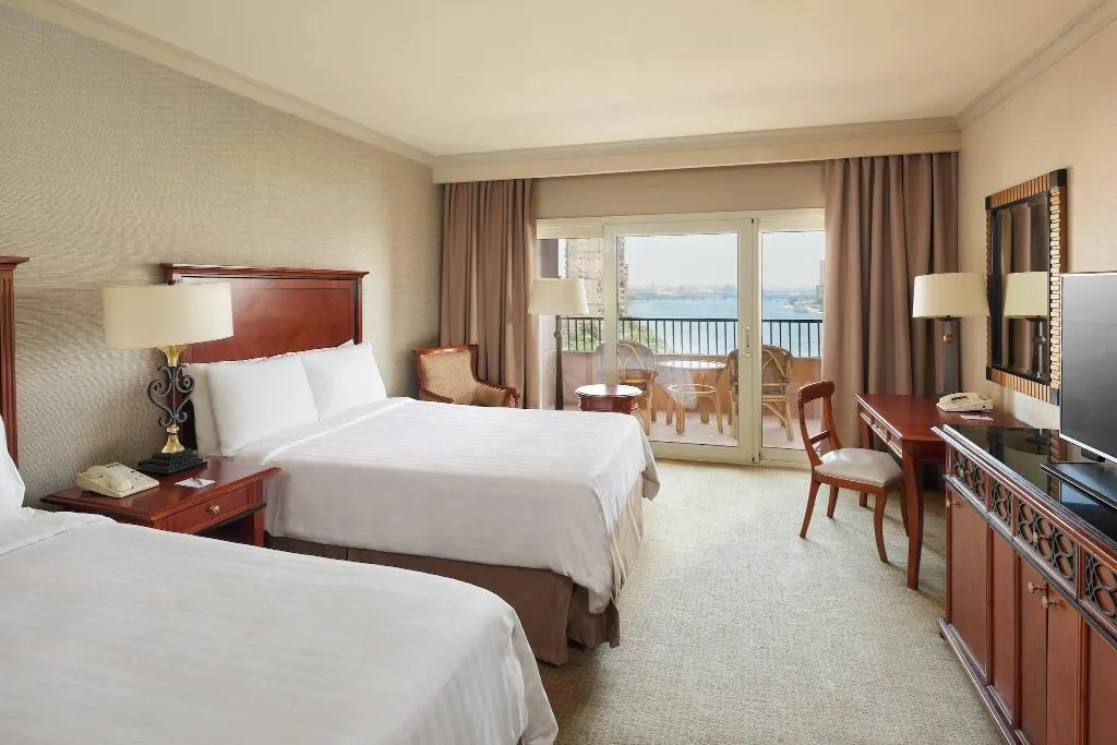 QUADRUPLE EXECUTIVE 2 DOUBLE BEDS Room, Cairo Marriott hotel & Omar Khayyam Casino, Cairo