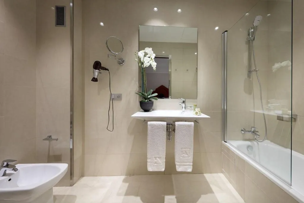 Double or Twin PREMIER Room, Eurostars Regina, Seville