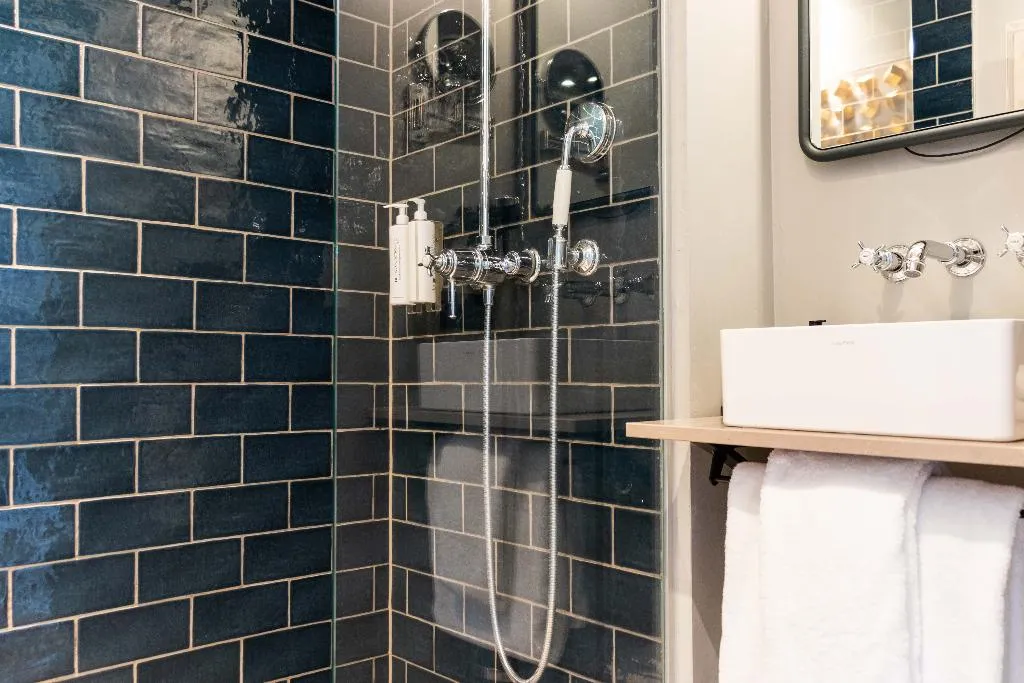 DOUBLE BASIC Room, Hotel Monastere Maastricht, Amsterdam